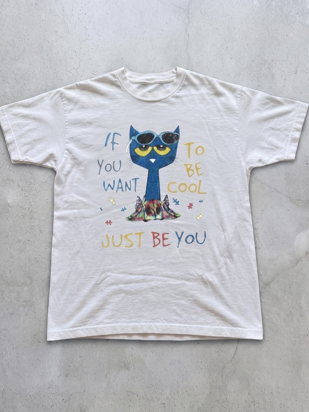 Cool Blue Cat Graphic Tee - "Just Be You" Retro Vintage Style T-Shirt
(Gildan)